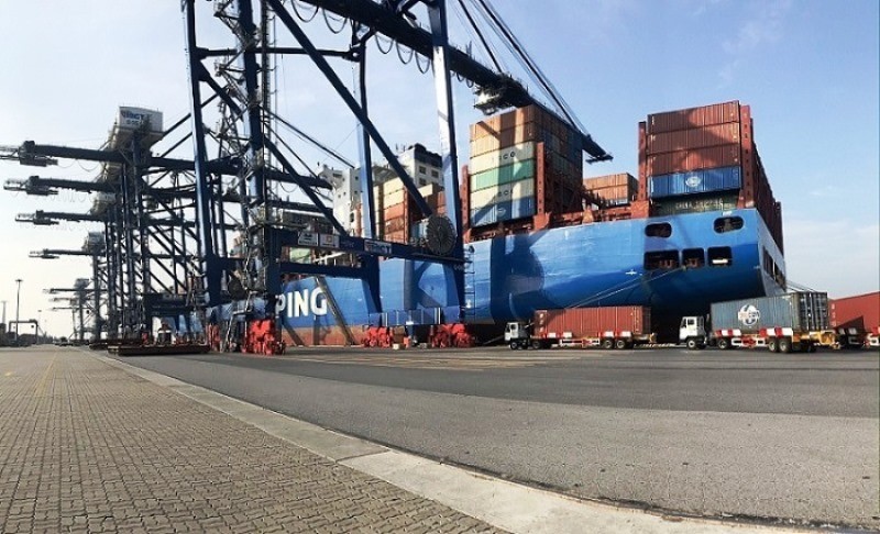 Tàu container trọng tải lớn cập cảng Hải Phòng (Ảnh: Hải Quan)