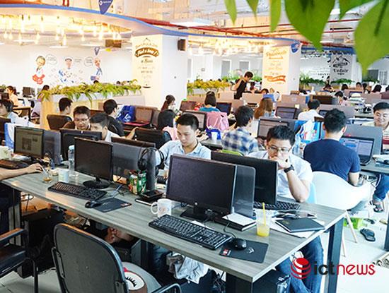 Mức lương của kỹ sư CNTT tại Viêt Nam là bao nhiêu? | Lương trung bình kỹ sư có chuyên môn Blockchain, AI là 2.242 USD và 1.844 USD
